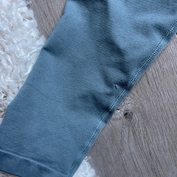 Aurola Seamless Scrunch Legging 7/8 length Colour Eucalyptus Small - Picture 5 of 5